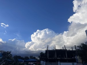 Cumulonimbus grows over Nairobi. Floods this year have killed over 30 people in Kenya. (photo: Callum Munday)