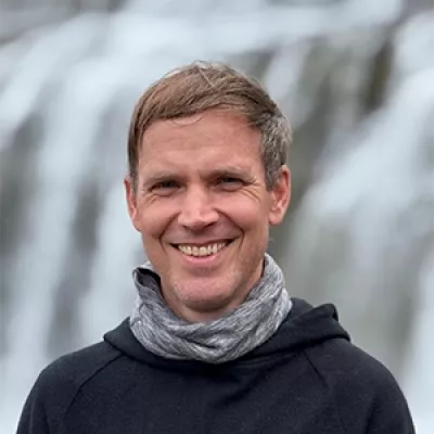Dr Ben Hennig