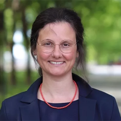 Dr Sara Schroer