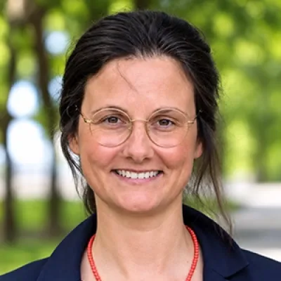 Dr Sara Schroer