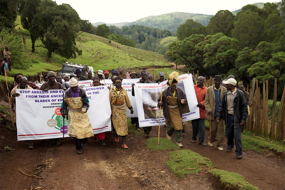 People from the Sengwer community protest over their eviction from their ancestral lands, Embobut Forest, by the government for forest conservation in western Kenya, April 19, 2016. REUTERS / Katy Migiro.