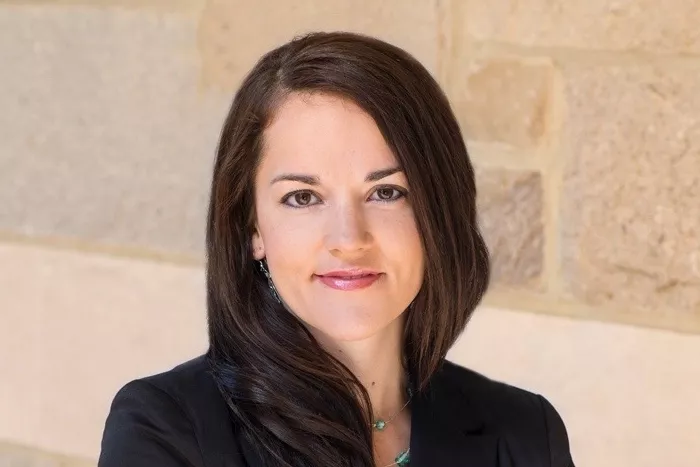 Dr Amber Murrey